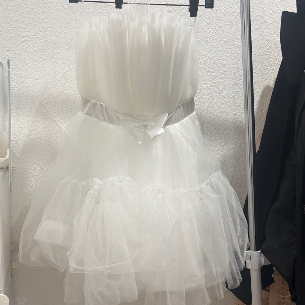Elegant White Tulle Dress